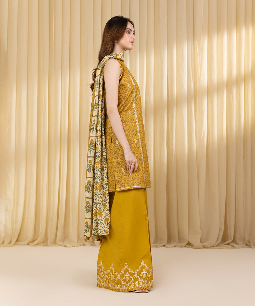Unstitched Women's Yellow Zari Lawn 3 Piece Suit
