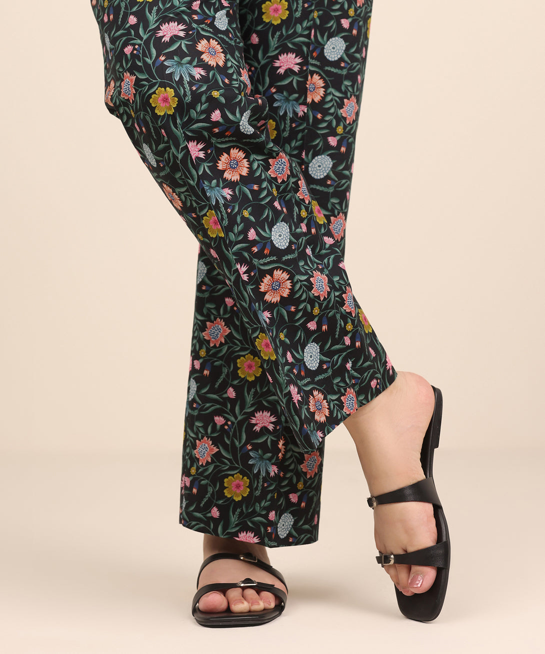 Women's RTW Cambric Multi Printed Straight Pants