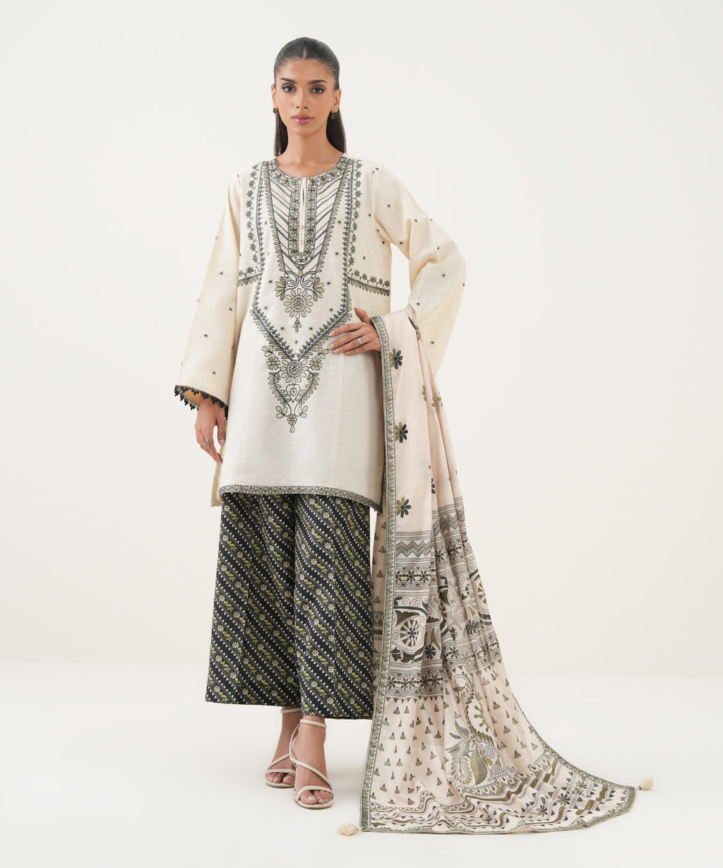 Light Khaddar Embroidered Off White Dupatta