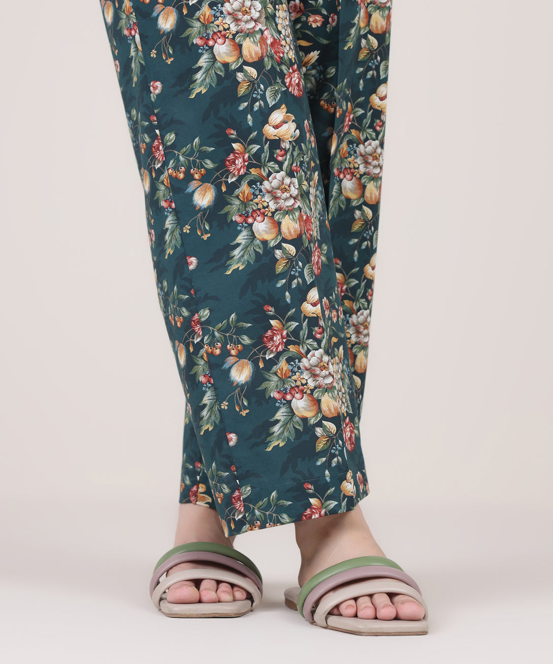 Women's RTW Cambric Multi Printed Straight Pants