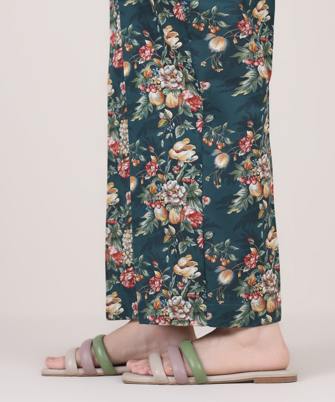 Women's RTW Cambric Multi Printed Straight Pants