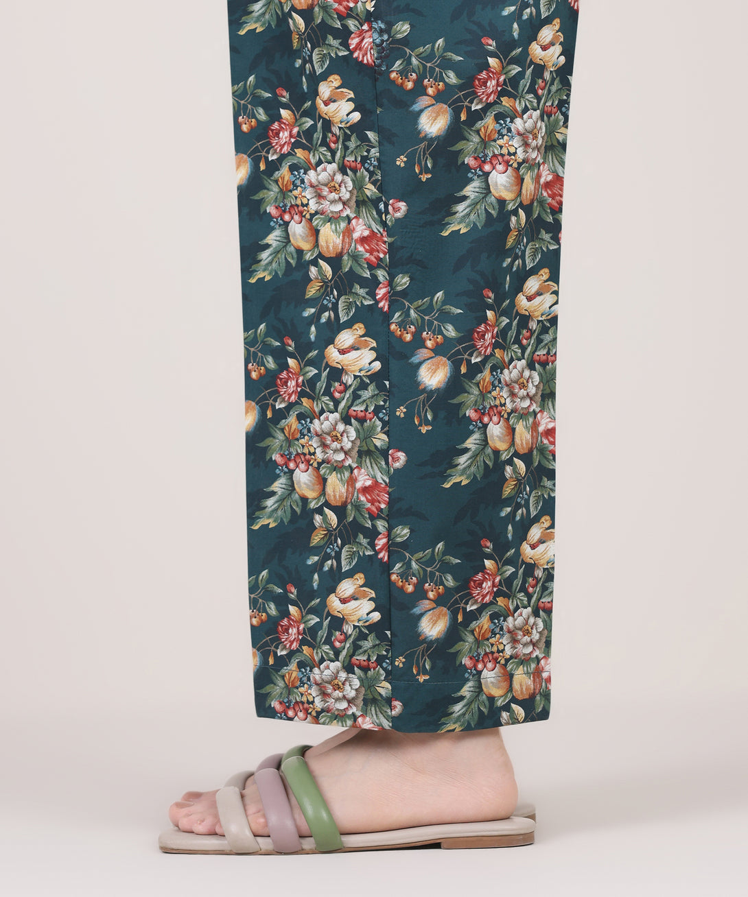 Women's RTW Cambric Multi Printed Straight Pants