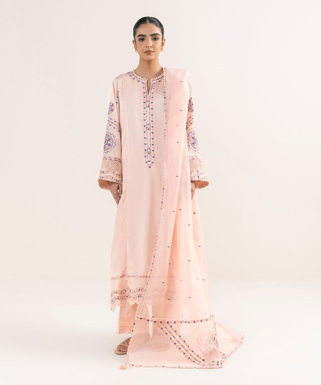 Embroidered Karandi Dupatta