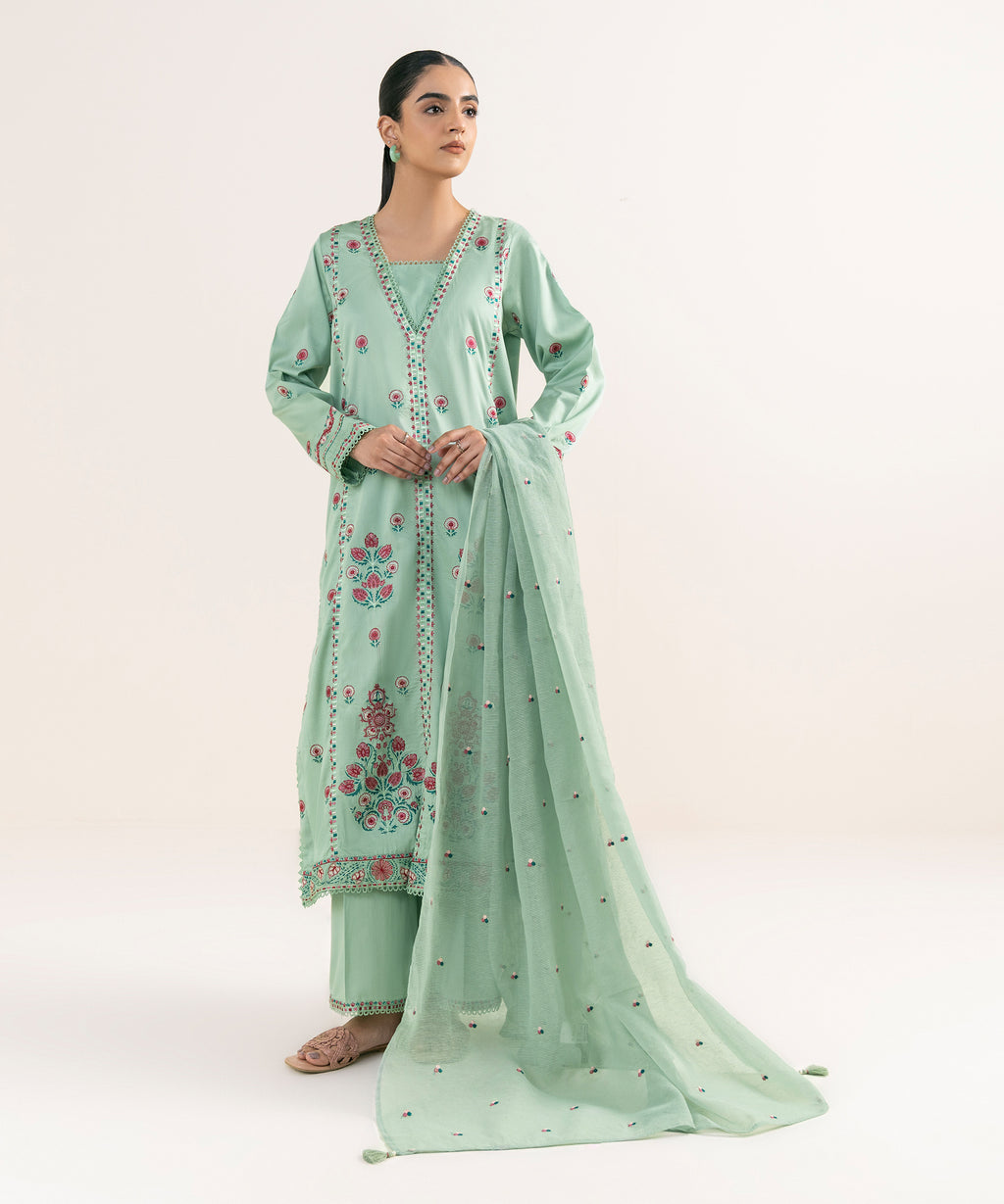 Embroidered Karandi Dupatta