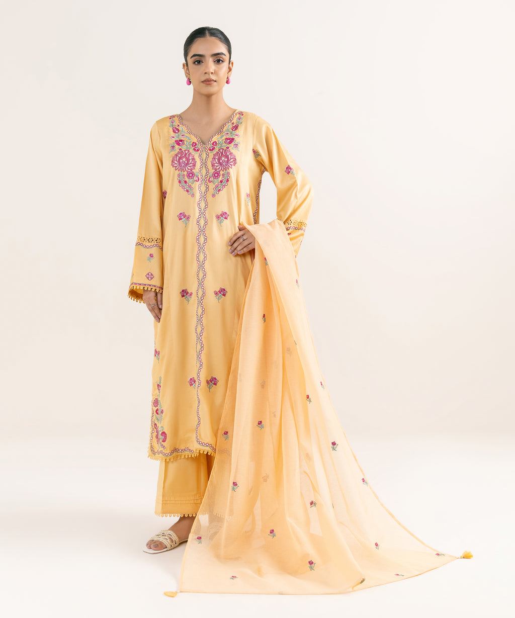 Embroidered Karandi Dupatta