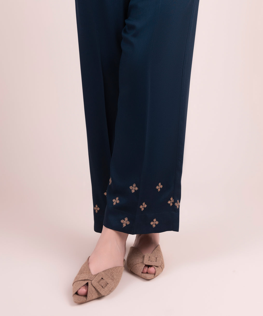 Women's RTW Bedford Embroidered Blue Straight Pants