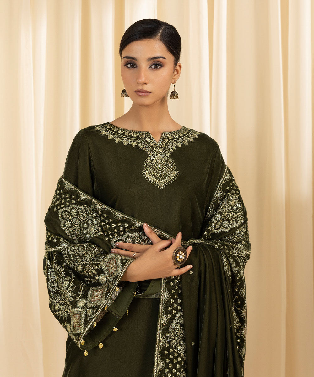 Women's Unstitched Embroidered Velvet Green 3 Piece Suit