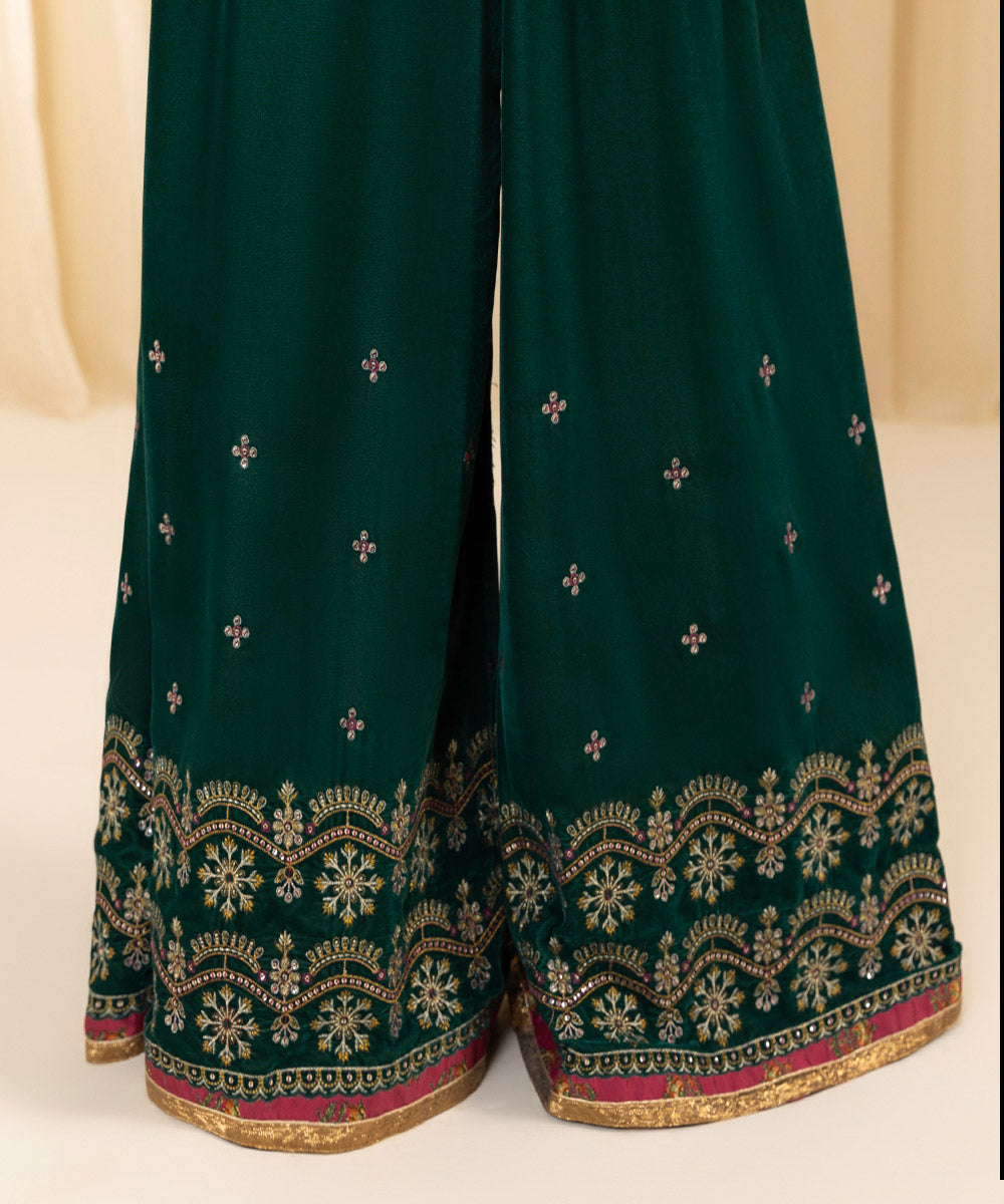 Women's Unstitched Embroidered Velvet Green 3 Piece Suit