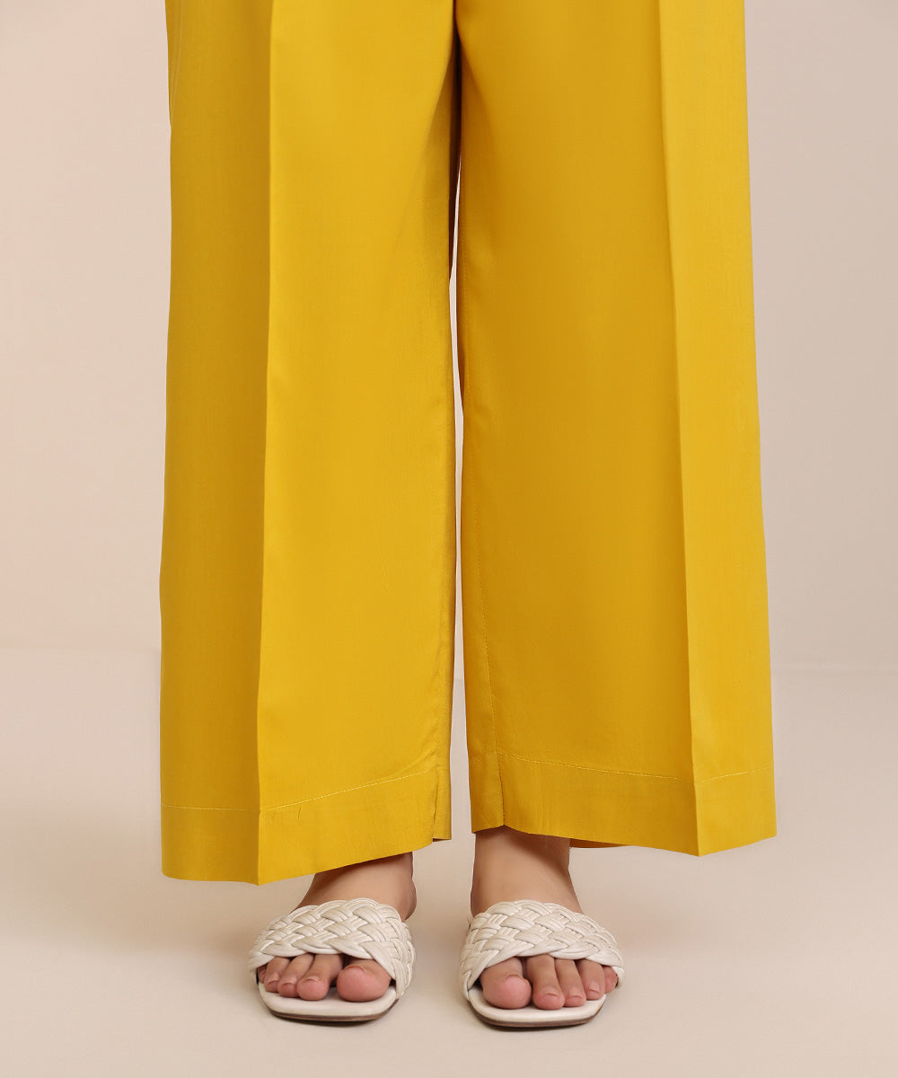 Women's Pret Cotton Viscose Yellow Solid Culottes