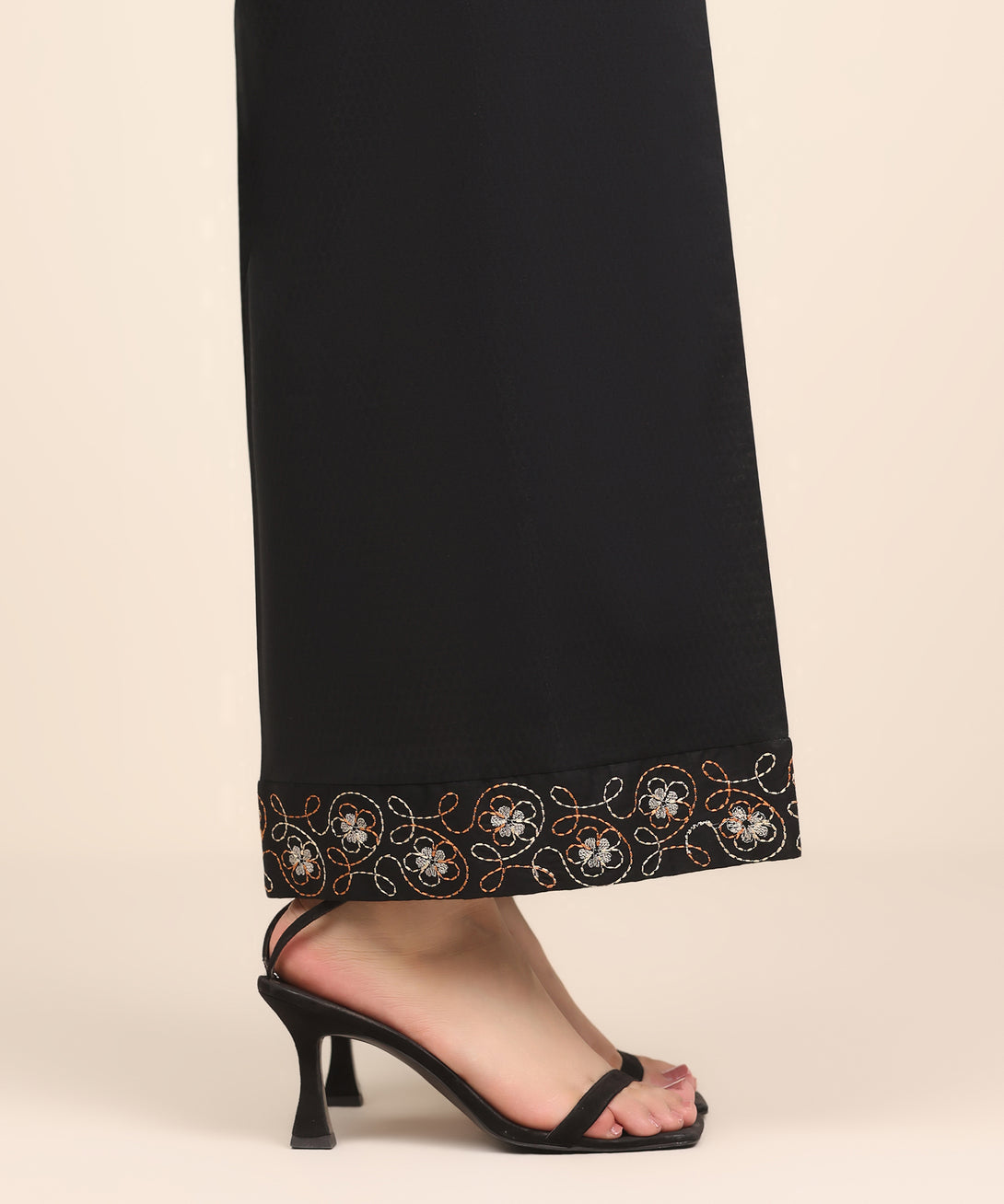 Women's RTW Textured Cotton Black Embroidered Culottes