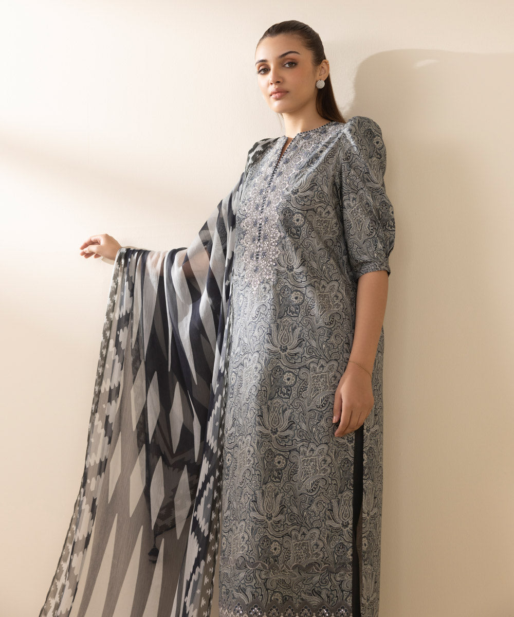 Unstitched Women's Embroidered Lawn Grey Three Piece Suit 