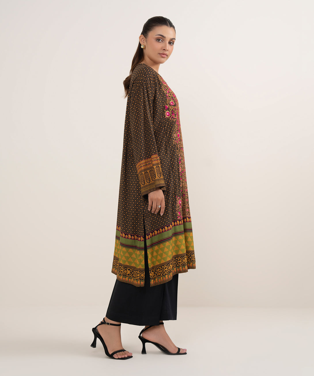 Women's RTW Arabic Lawn Black Printed Drop Shoulder Shirt