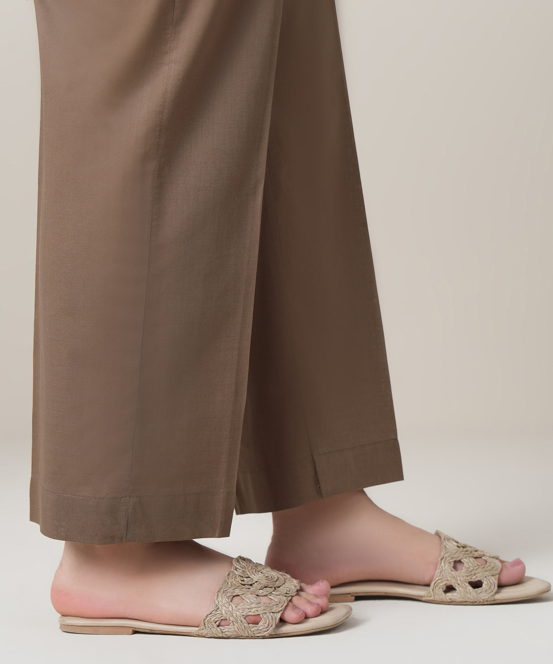Women's RTW Cross Hatch Brown Solid Trousers