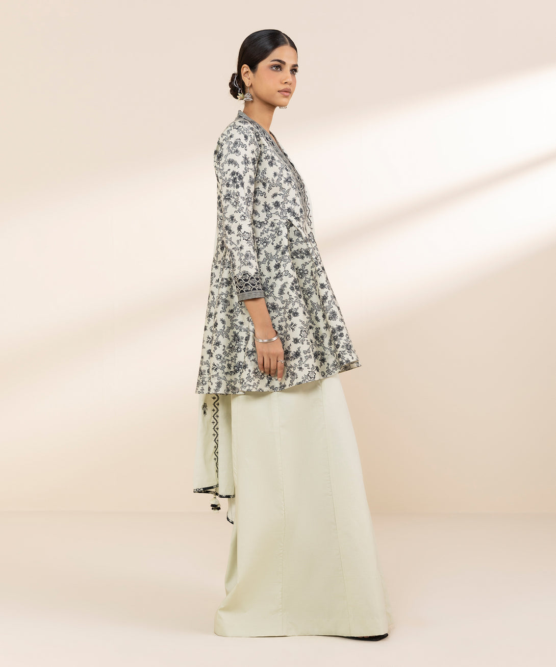 Women's Unstitched Lawn Embroidered Off White 3 Piece Suit