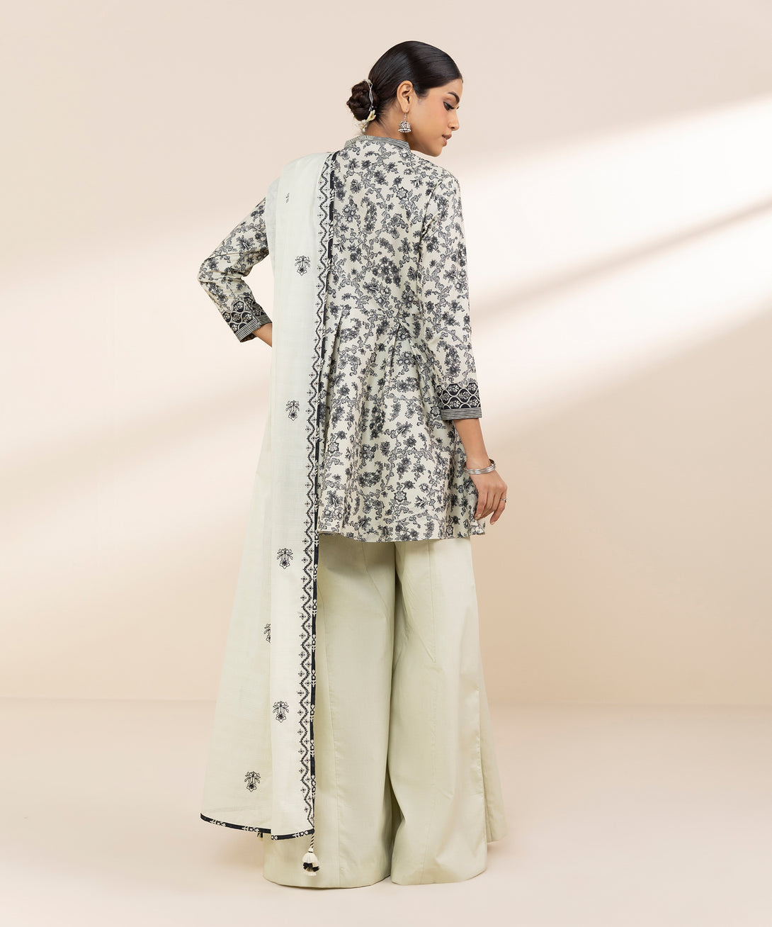 Women's Unstitched Lawn Embroidered Off White 3 Piece Suit