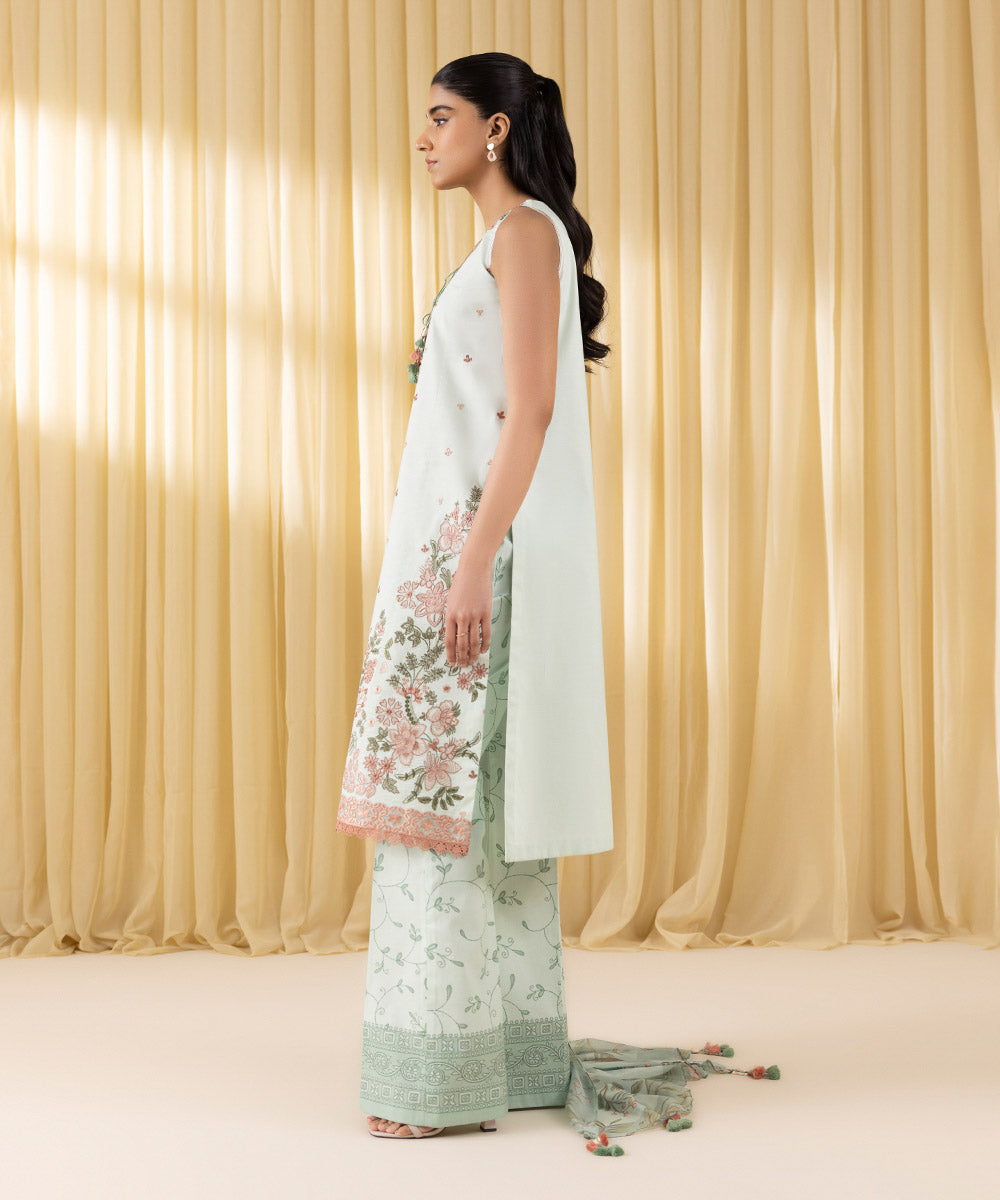 Unstitched Women's Green Lawn Embroidered 3 Piece Suit 