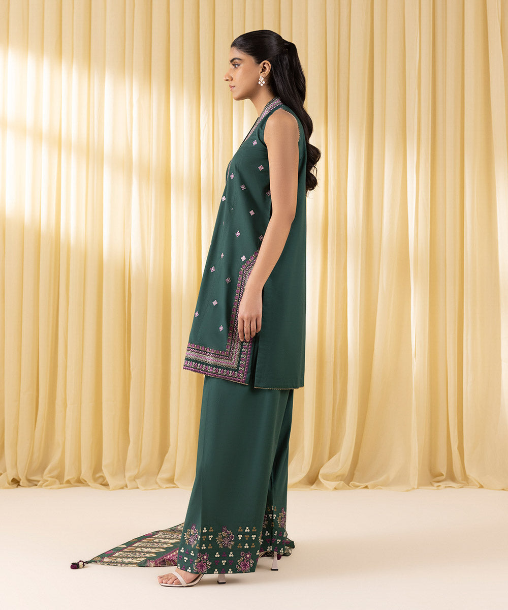 Unstitched Women's Green Textured Lawn 3 Piece Suit
