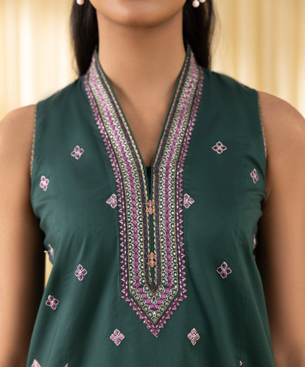 Unstitched Women's Green Textured Lawn 3 Piece Suit