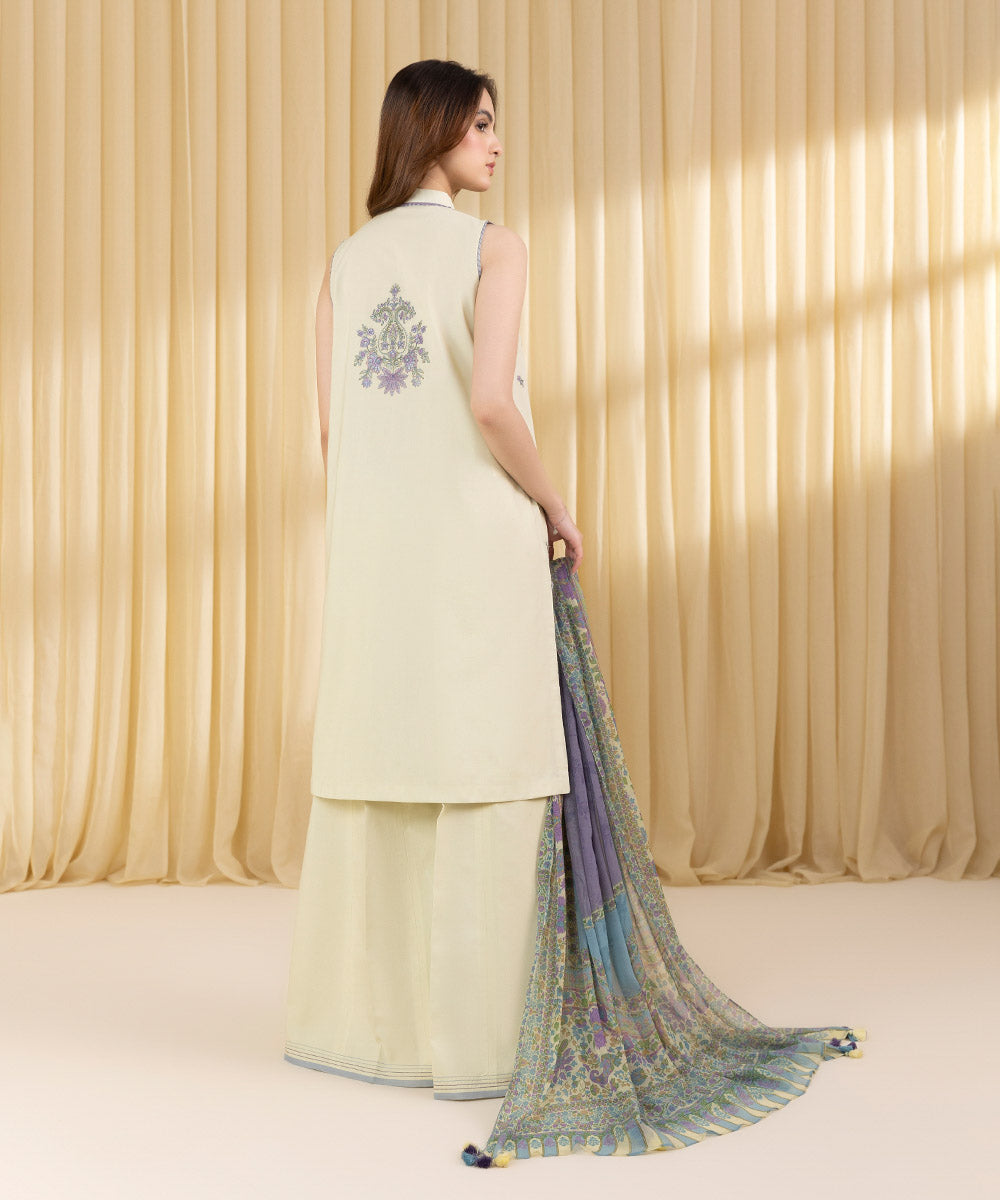 Unstitched Women's Off White Textured Lawn 3 Piece Suit