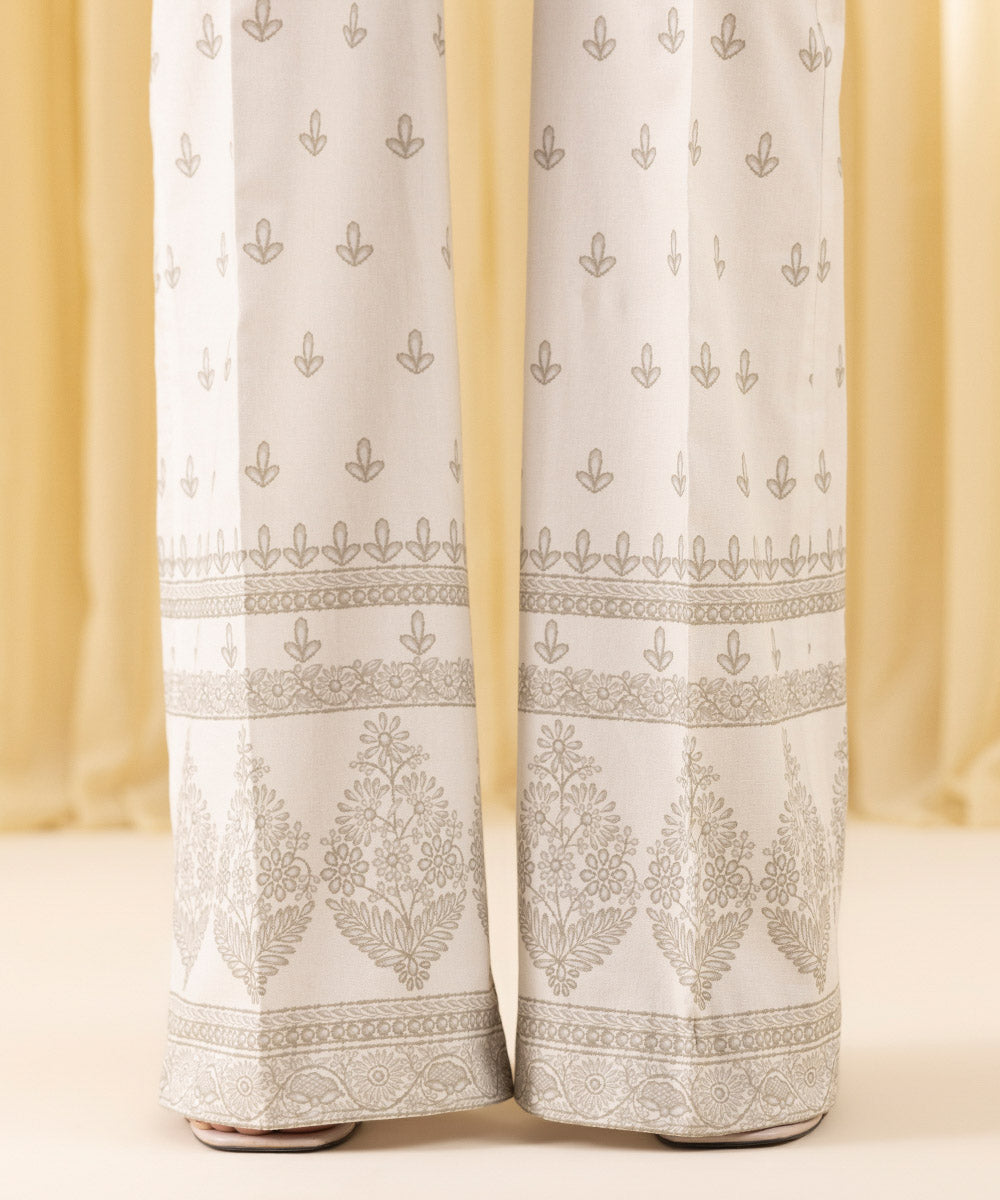 Unstitched Women's Off White Textured Lawn 3 Piece Suit