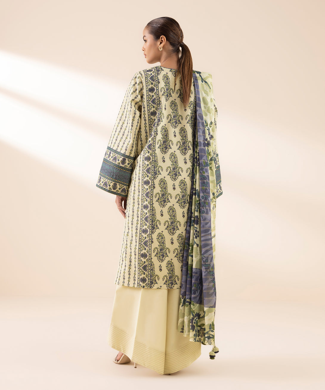 Women's Unstitched Zari Lawn Embroidered Multi 3 Piece Suit