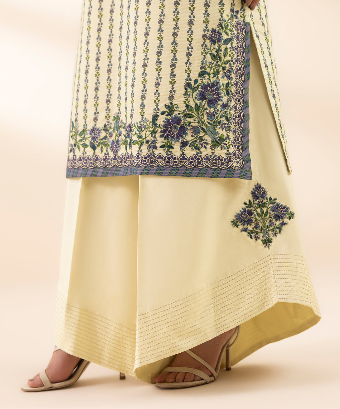 Women's Unstitched Zari Lawn Embroidered Multi 3 Piece Suit