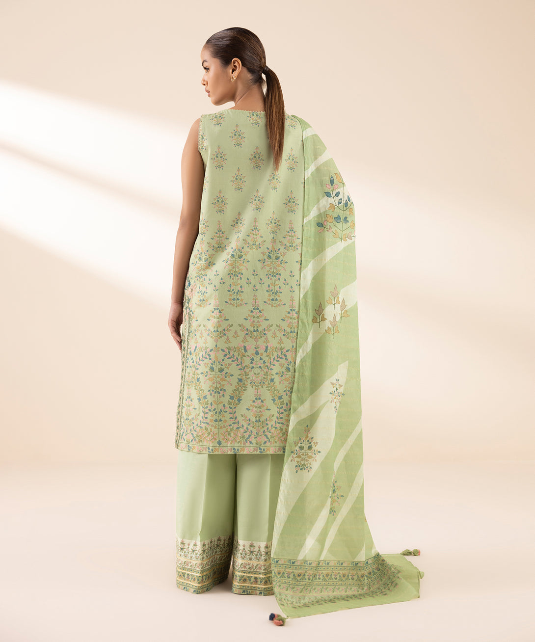Women's Unstitched Zari Lawn Embroidered Green 3 Piece Suit
