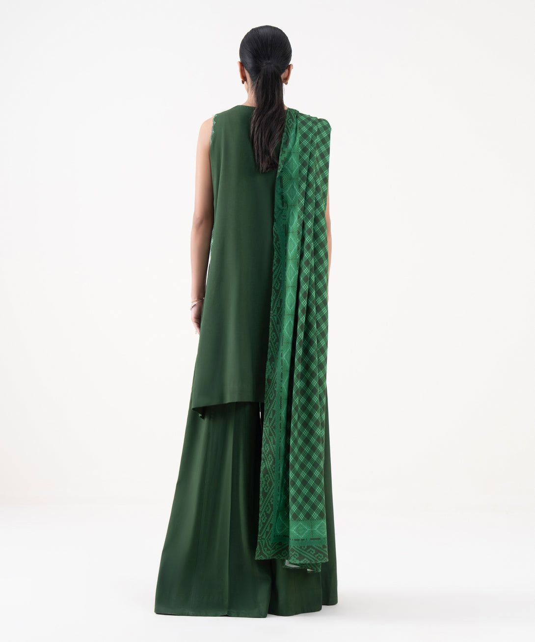 Women's Unstitched Linen Embroidered Green 3 Piece Suit