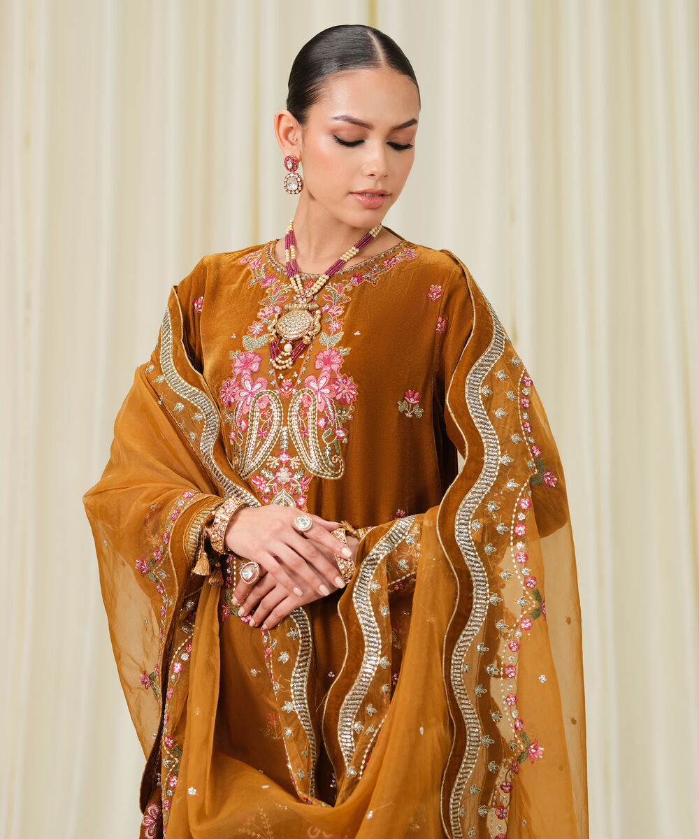 Women's Unstitched Embroidered Velvet Fuchsia 3 Piece Suit