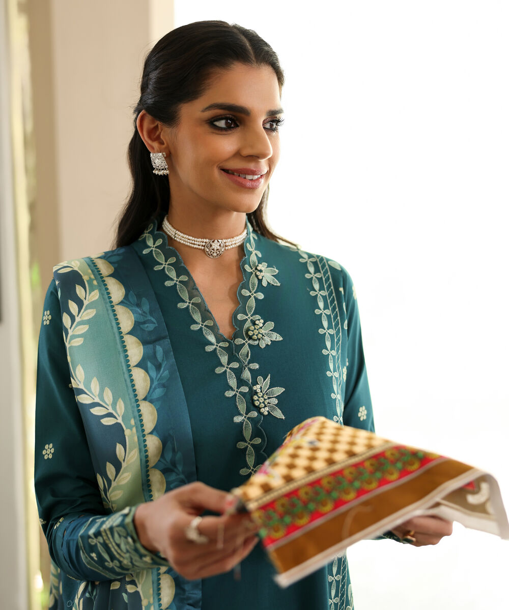 Women's Unstitched Textured Lawn Embroidered Green 3 Piece Suit