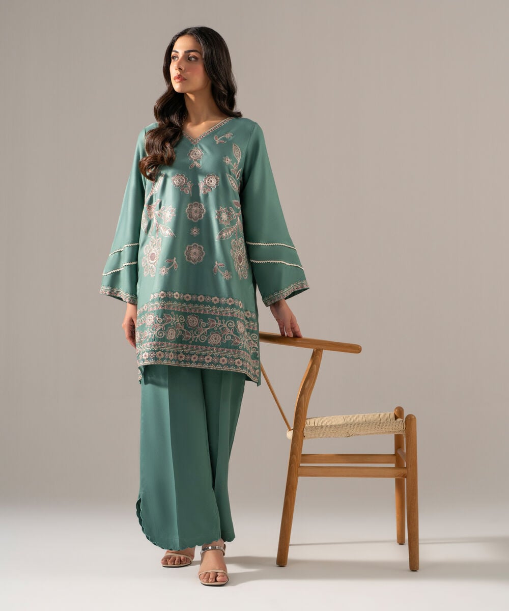 Women's RTW Bedford Solid Embroidered Seafoam Green Straight Shirt
