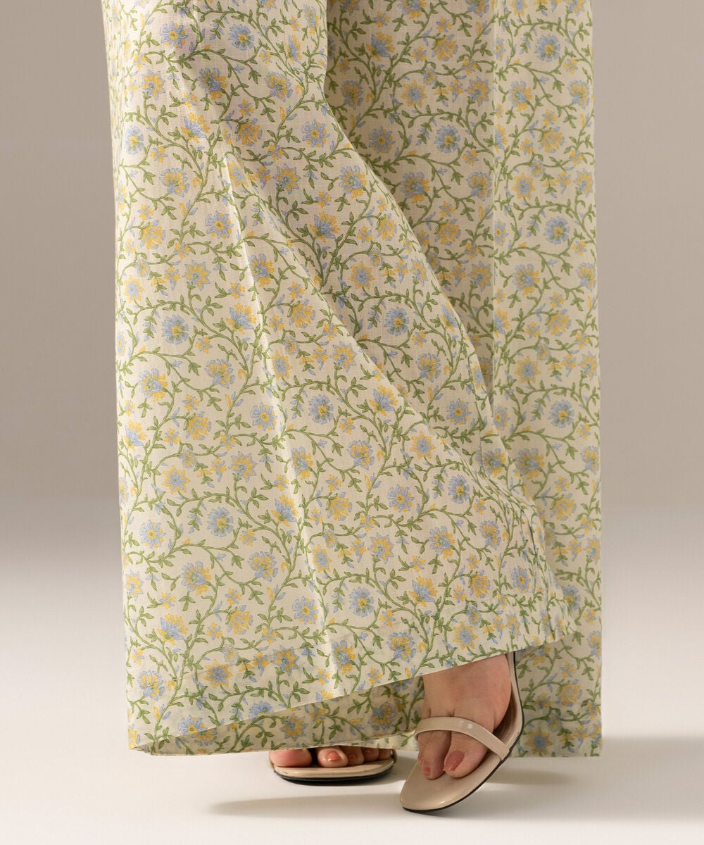 Women's RTW Crosshatch Printed White Flared Pants