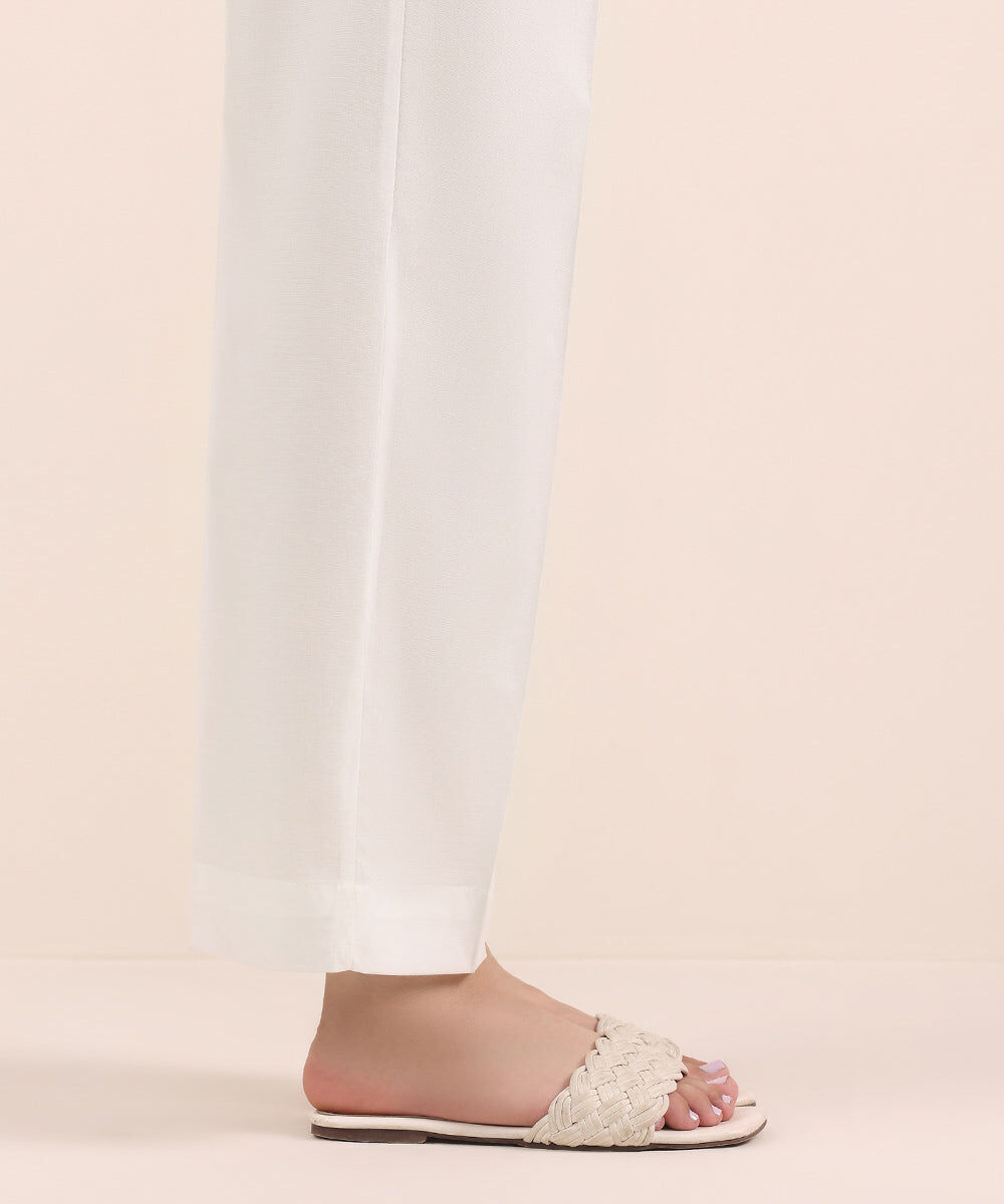 Woman - Off White Solid Cambric Straight Pants