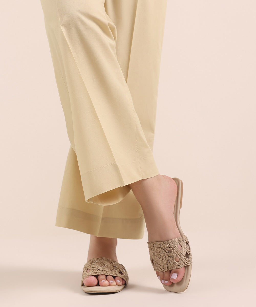 Woman - Beige Solid Cambric Culottes