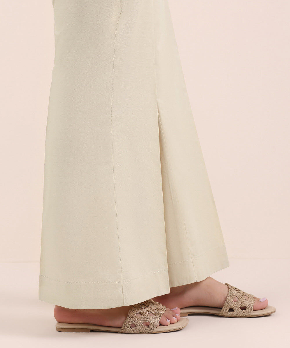 Woman - Off White Solid Cambric Boot-Cut Pants