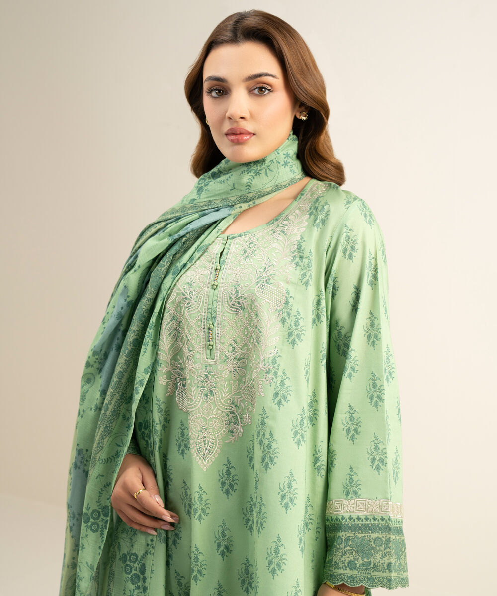 Women's Unstitched Lawn Embroidered Green 3 Piece Suit