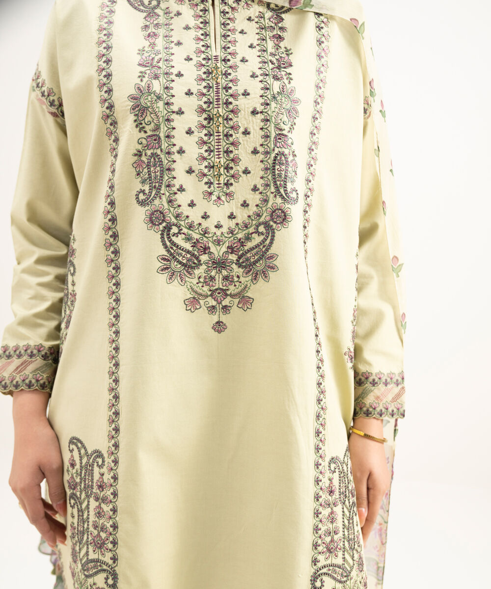 Women's Unstitched Lawn Embroidered Green 3 Piece Suit