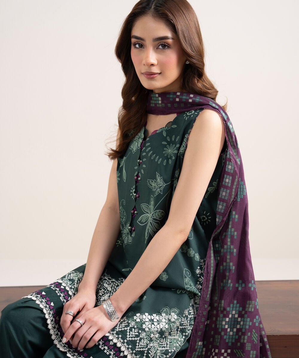 Women's Unstitched Lawn Embroidered Green 3 Piece Suit