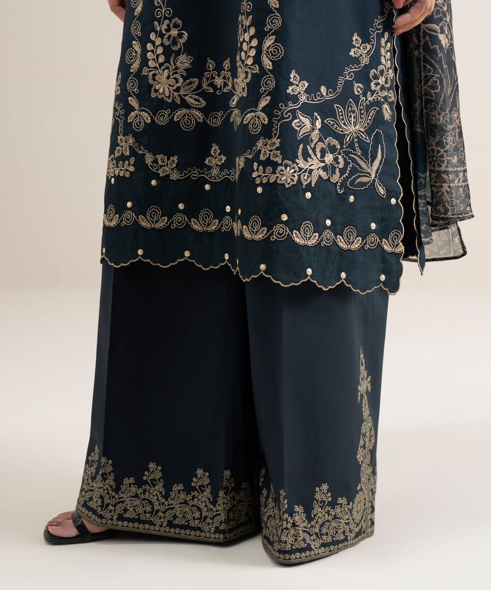 Women's Unstitched Slub Lawn Embroidered Black 3 Piece Suit