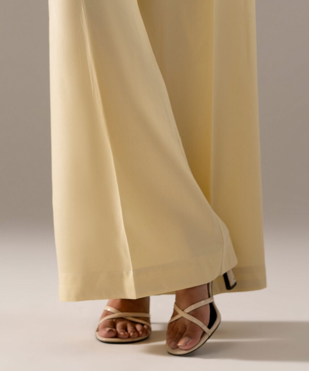 Women's RTW Bedford Solid Off White Flared Pants
