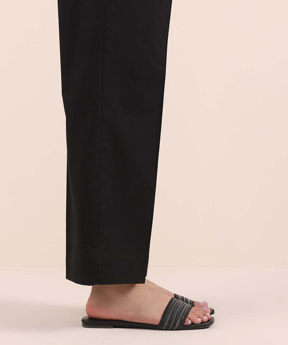 Woman - Black Solid Cambric Straight Pants