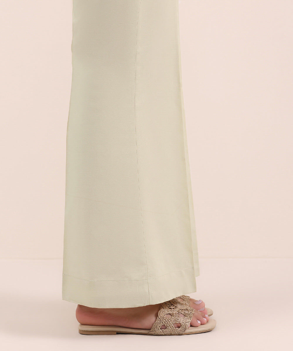 Woman - Off White Solid Cambric Boot-Cut Pants