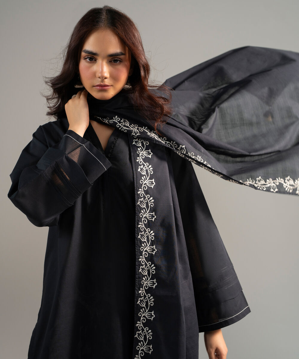 Women's RTW Crosshatch Solid Black 3 Piece Suit