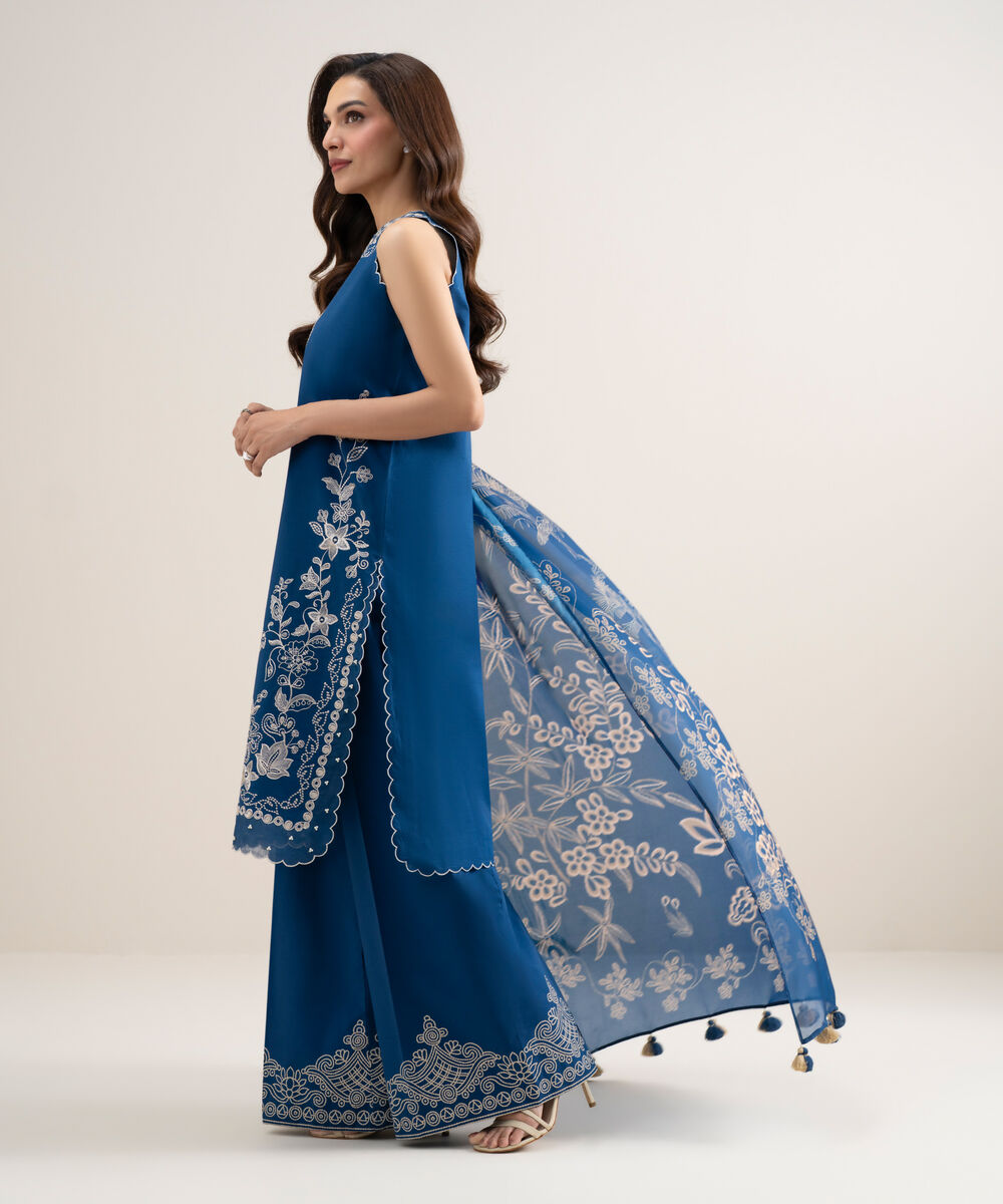 Women's Unstitched Slub Lawn Embroidered Teal Blue 3 Piece Suit