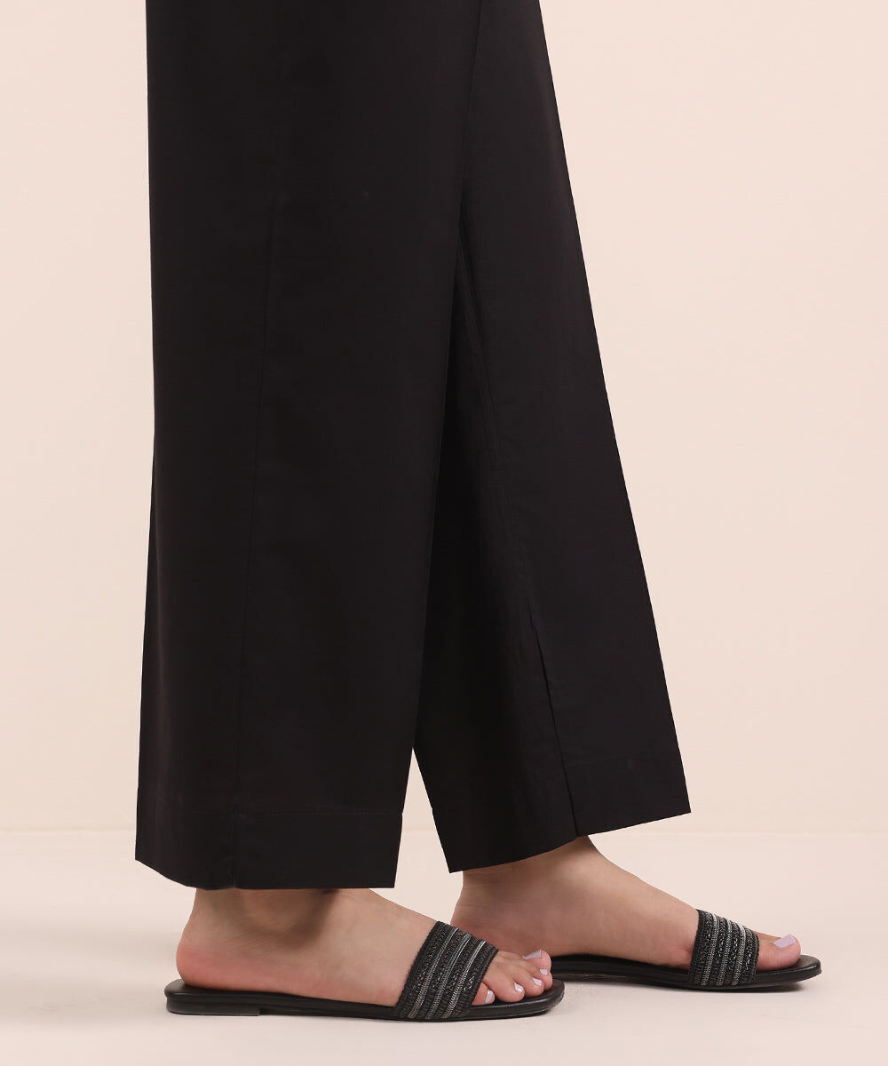 Woman - Black Solid Cambric Straight Pants