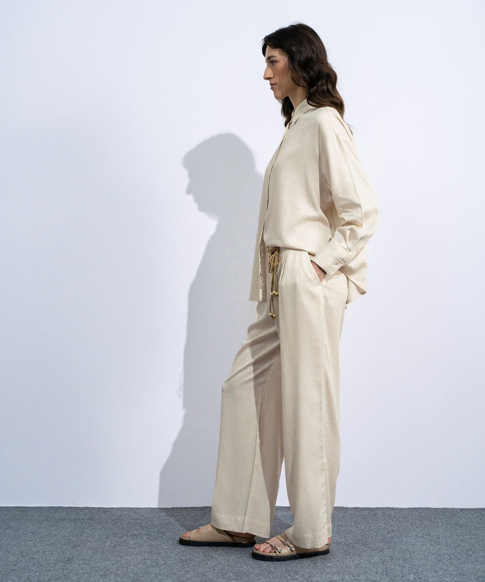 Women's Off White Linen Blend Pleated Trouser With Crochet Belt