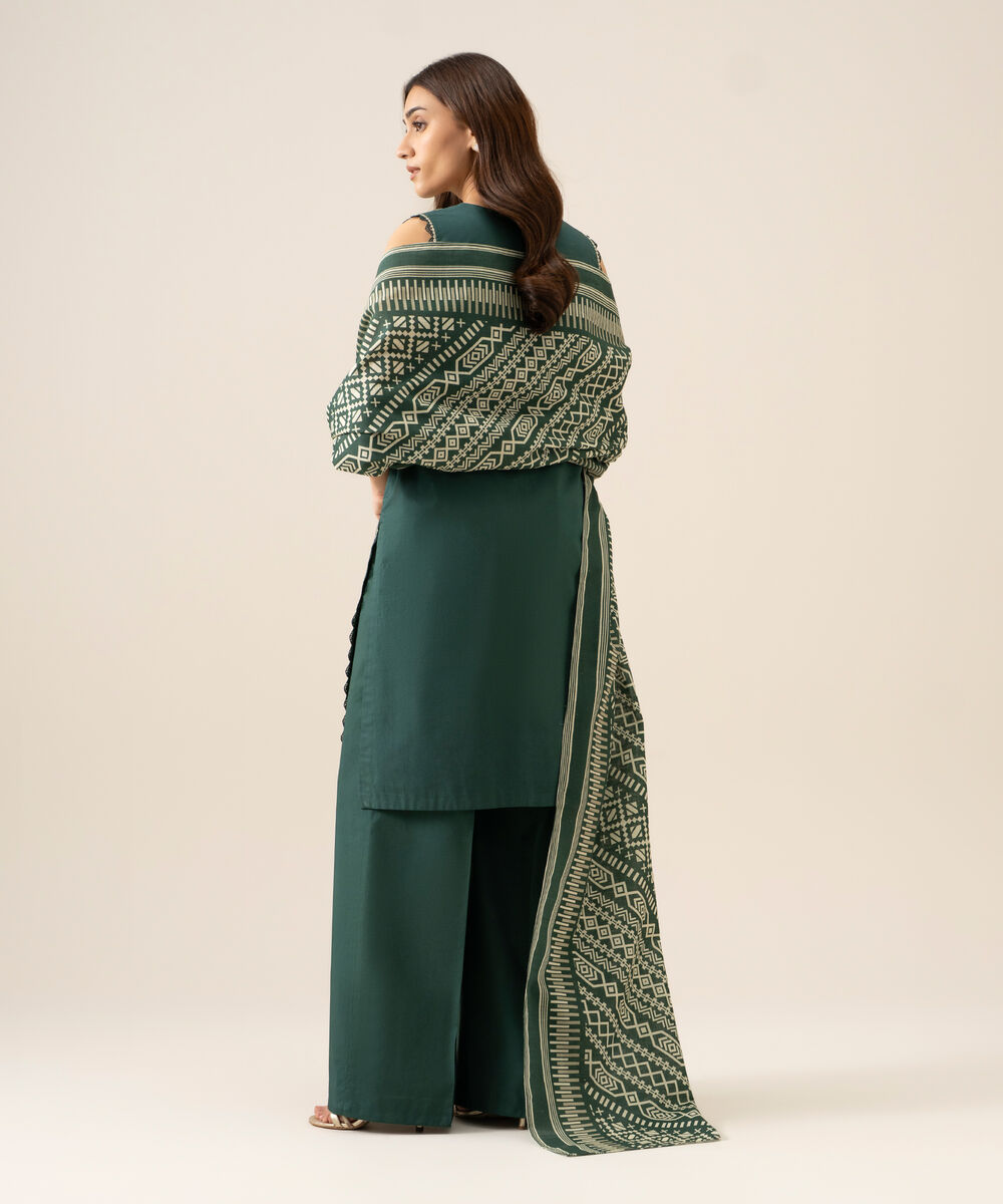 Women's Unstitched Basic Khaddar Embroidered Green 3 Piece Suit