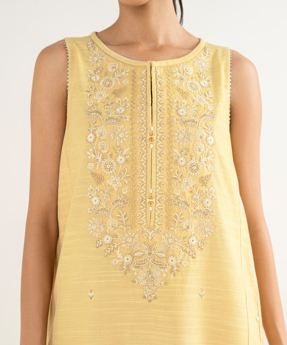 Women's Unstitched Zari Khaddar Embroidered Yellow 3 Piece Suit