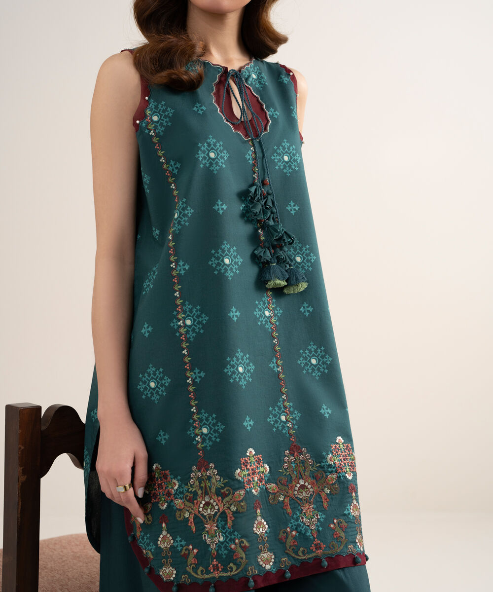 Women's Unstitched Lawn Embroidered Green 3 Piece Suit
