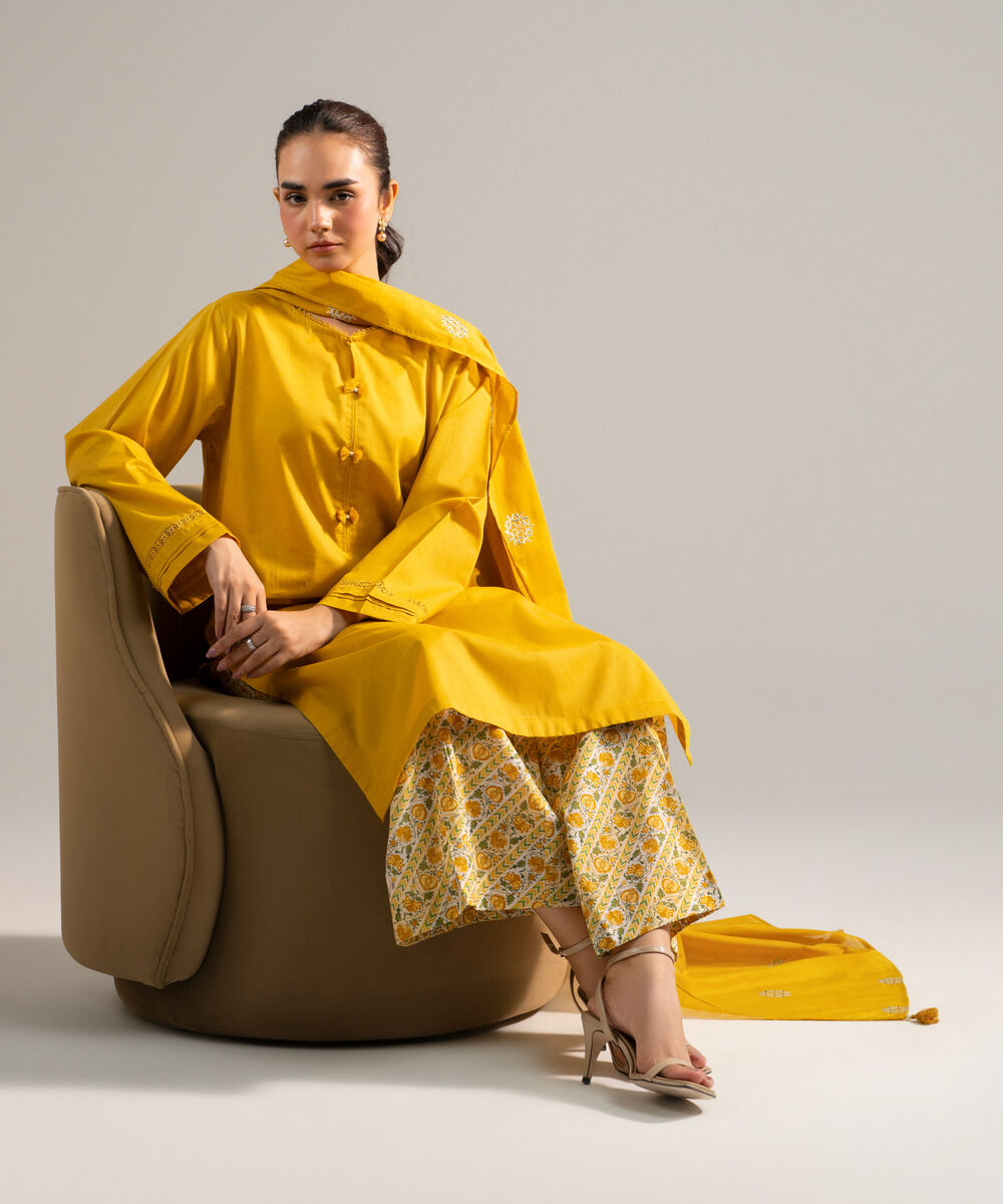 Women's RTW Crosshatch Solid Yellow 3 Piece Suit
